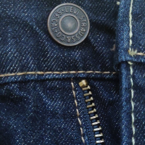Never worn Levi's jeans - Picture 2 of 5